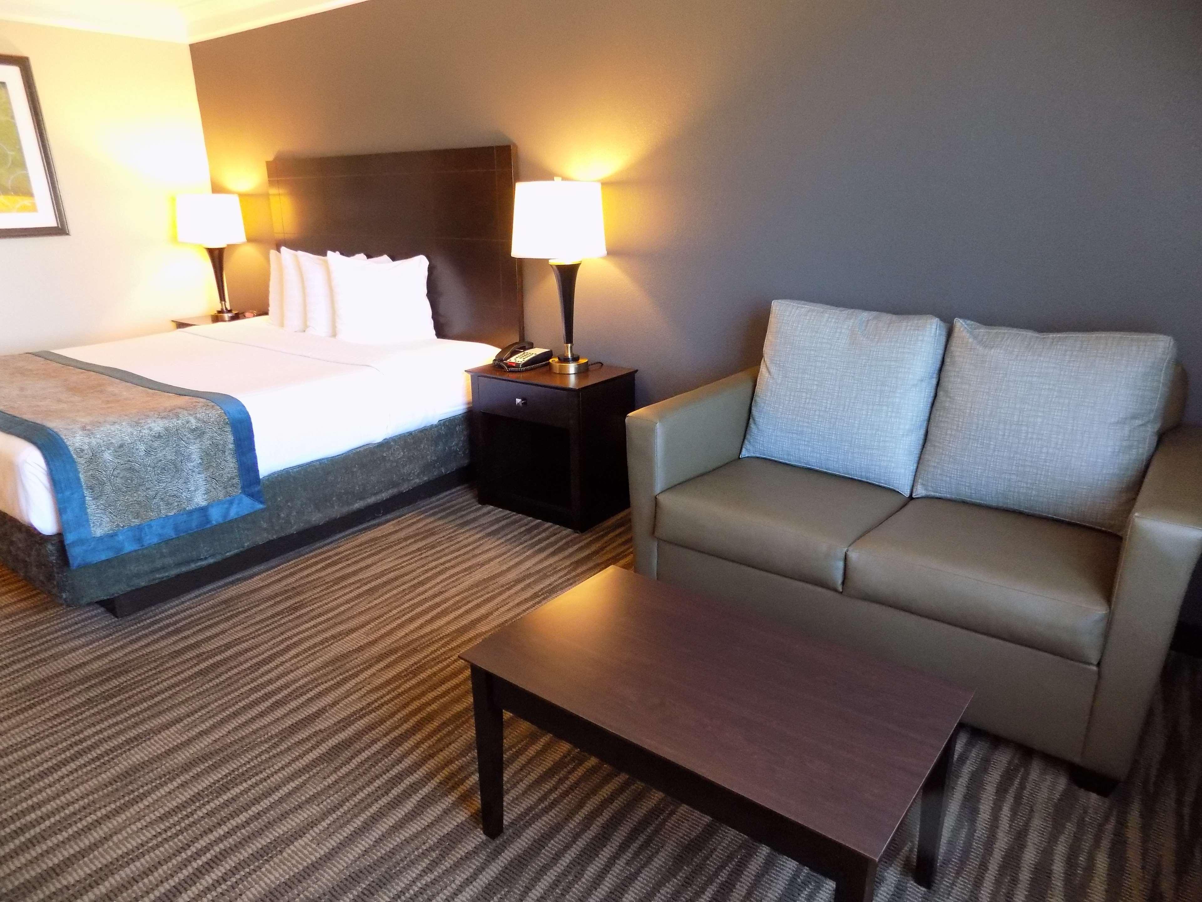 Best Western Augusta West Екстериор снимка