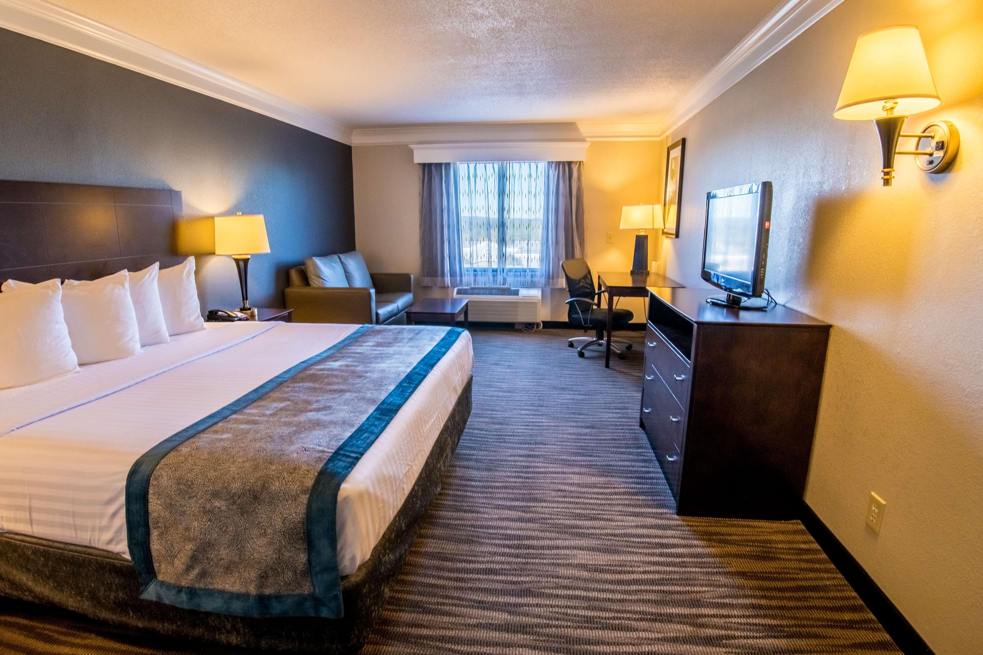 Best Western Augusta West Екстериор снимка
