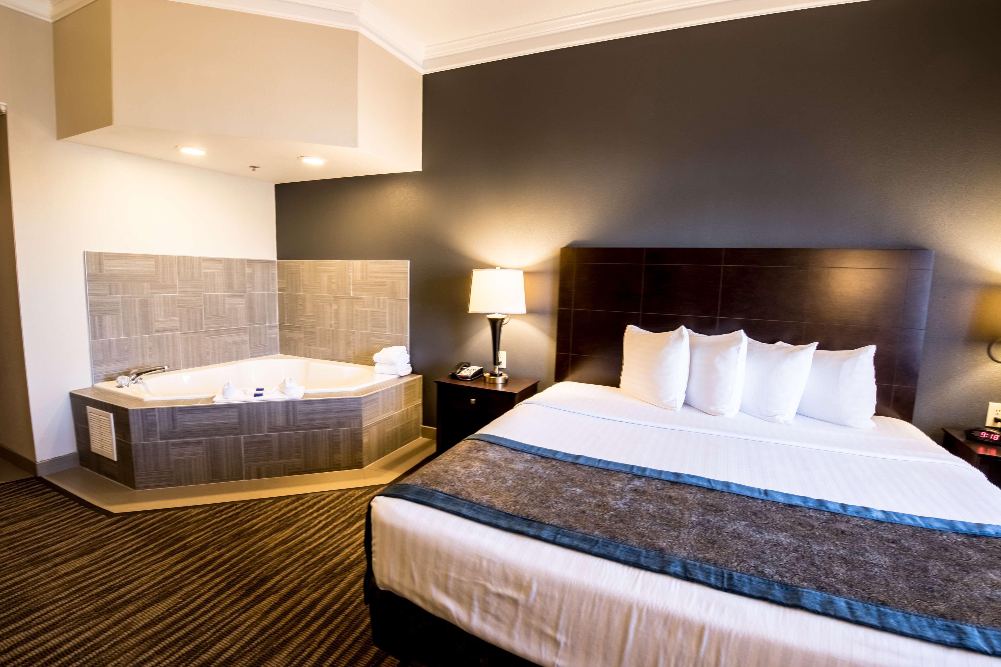 Best Western Augusta West Екстериор снимка