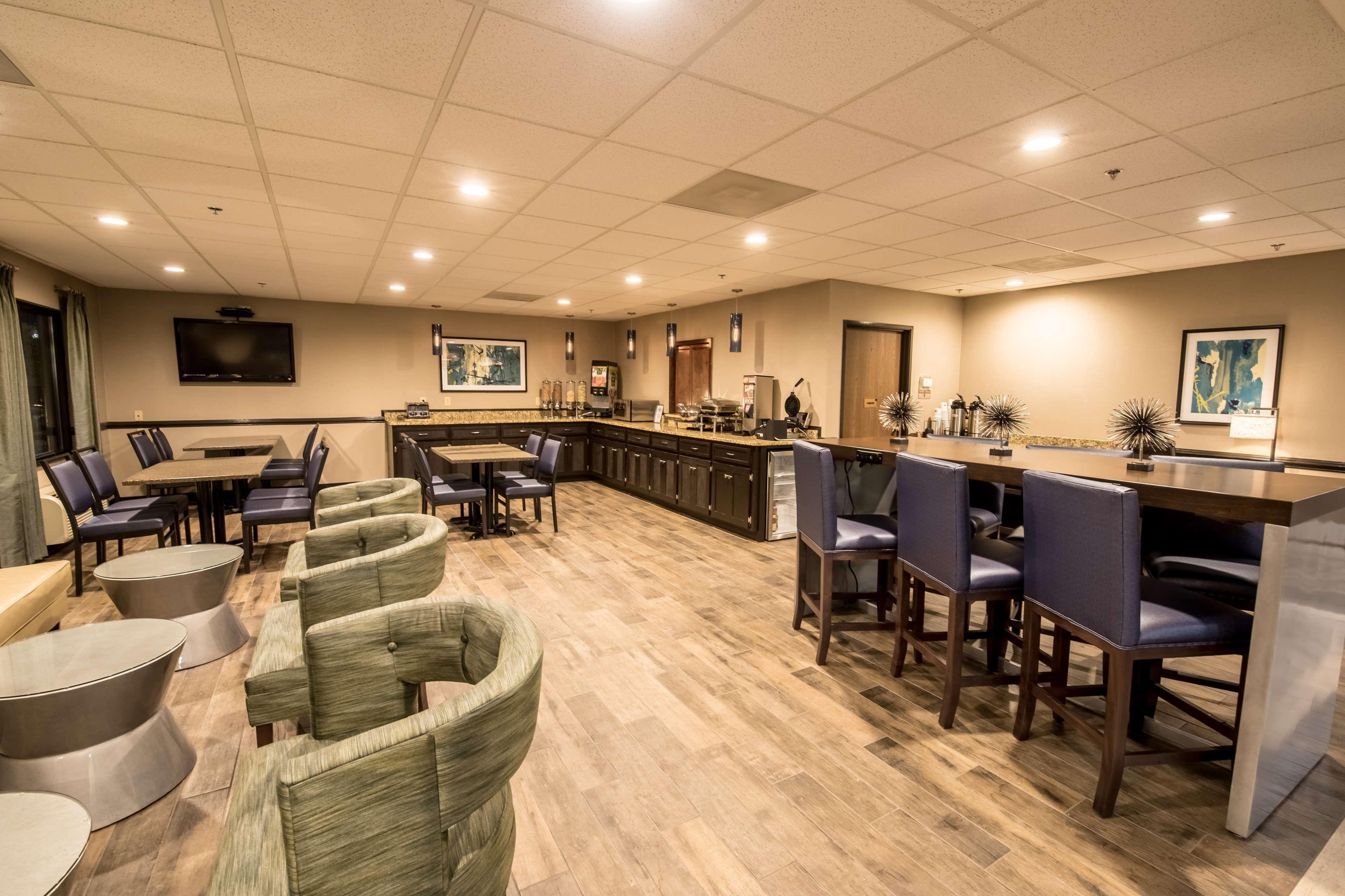 Best Western Augusta West Екстериор снимка