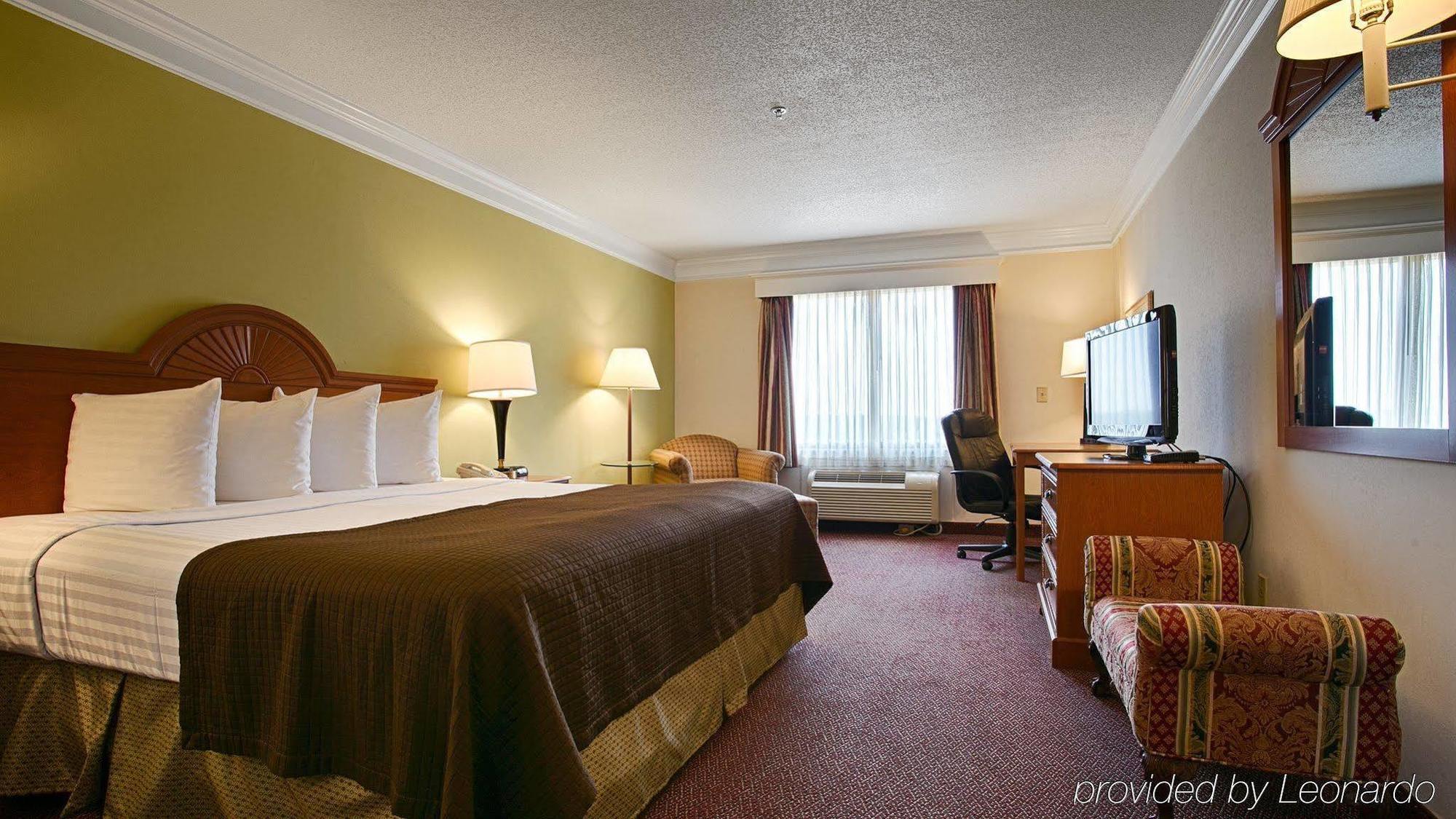 Best Western Augusta West Екстериор снимка