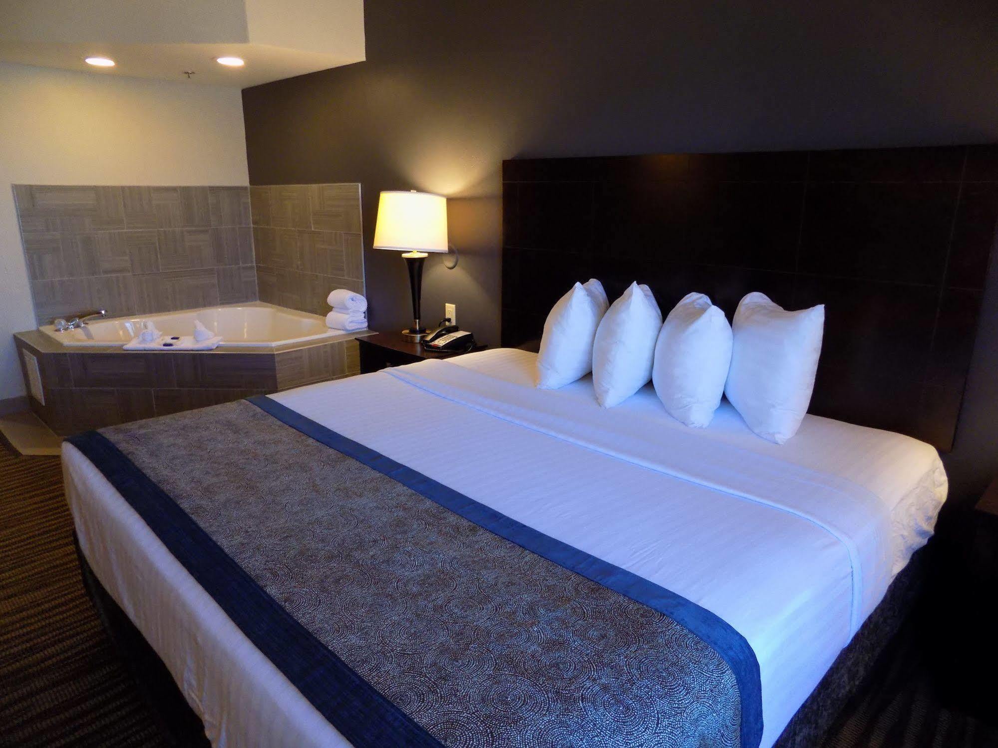 Best Western Augusta West Екстериор снимка