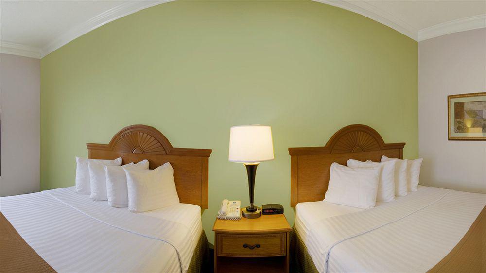 Best Western Augusta West Екстериор снимка